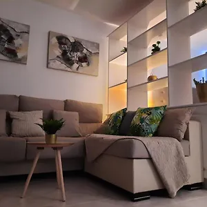  Apartamento Edward'S House Tenerife -Small Flat In Adeje Town.