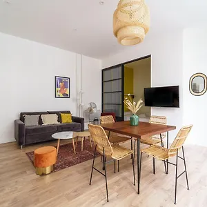 Parisuites Canal Saint Martin Chic & Design & Cosy Apartment Paris